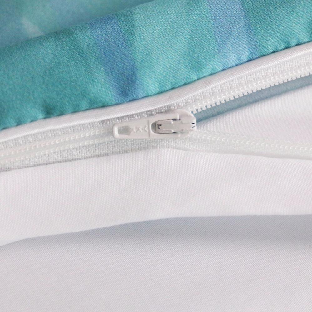 The Ocean Hues Bedding Set