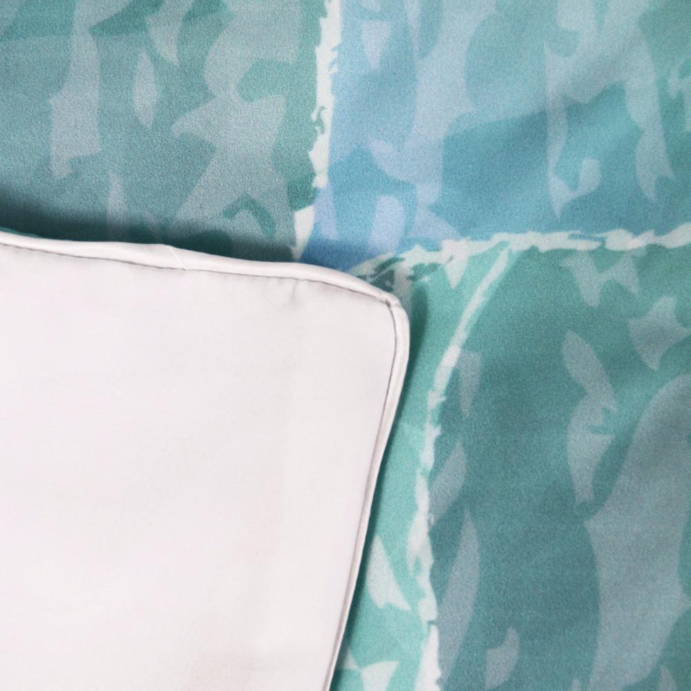 The Ocean Hues Bedding Set